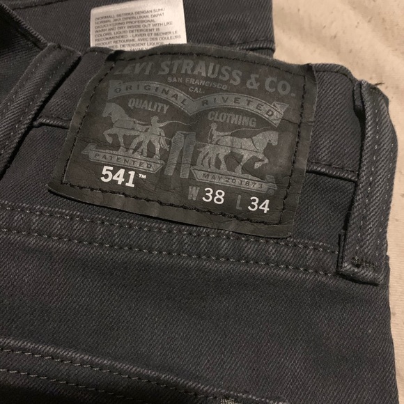 Levi’s Chino. - Picture 2 of 4